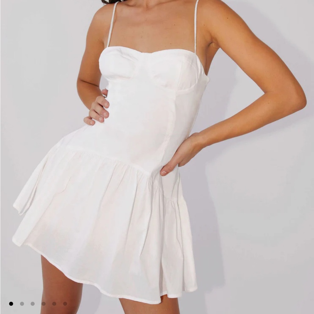 NWT PEPPERMAYO
White dress size 4